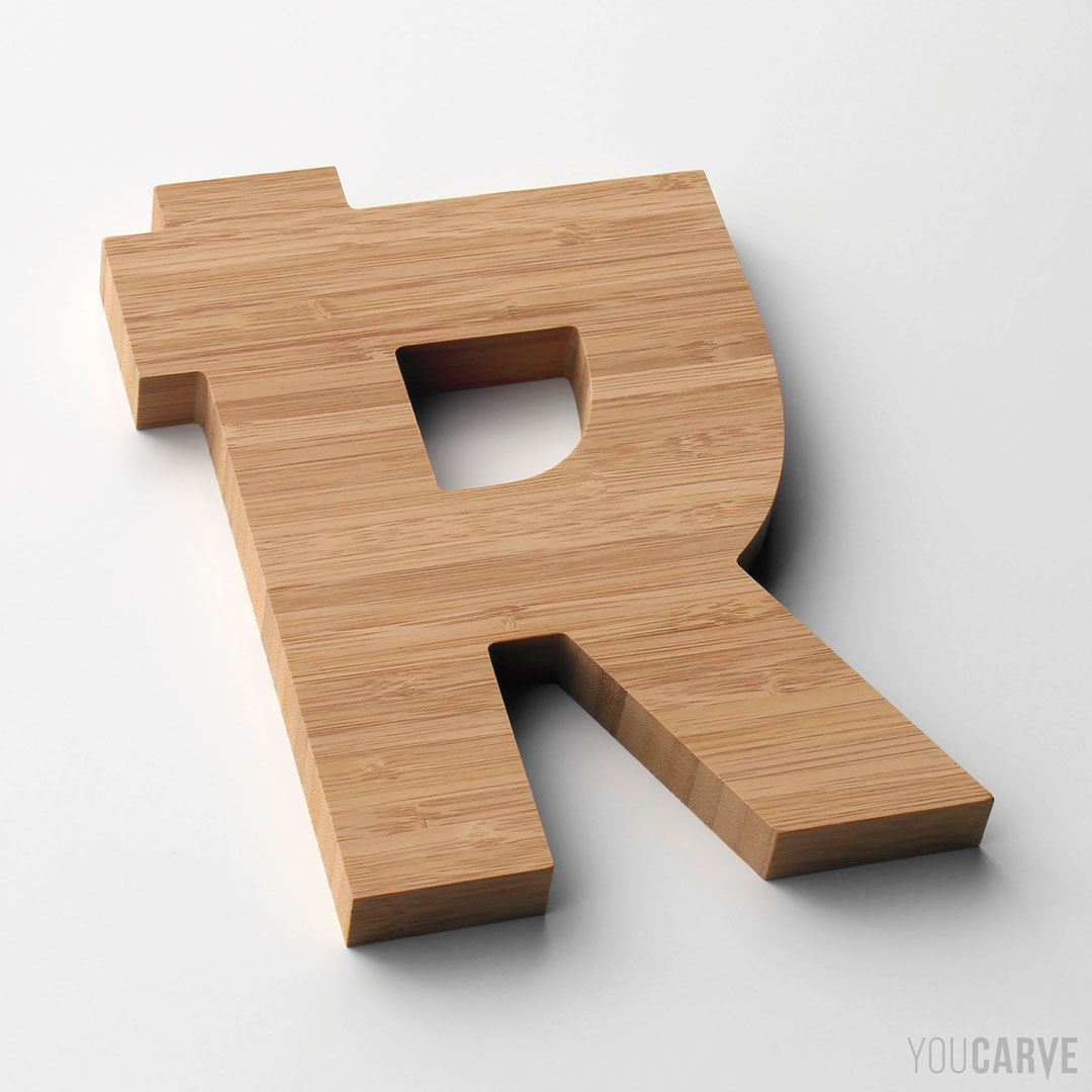Lettre ‘R’ découpée en bois (bambou)