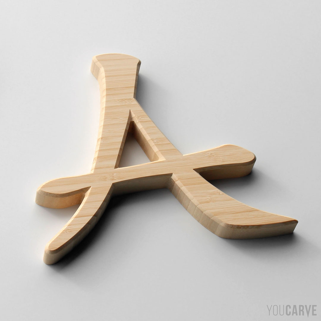 Lettre ‘A’ découpée en bois (bambou)