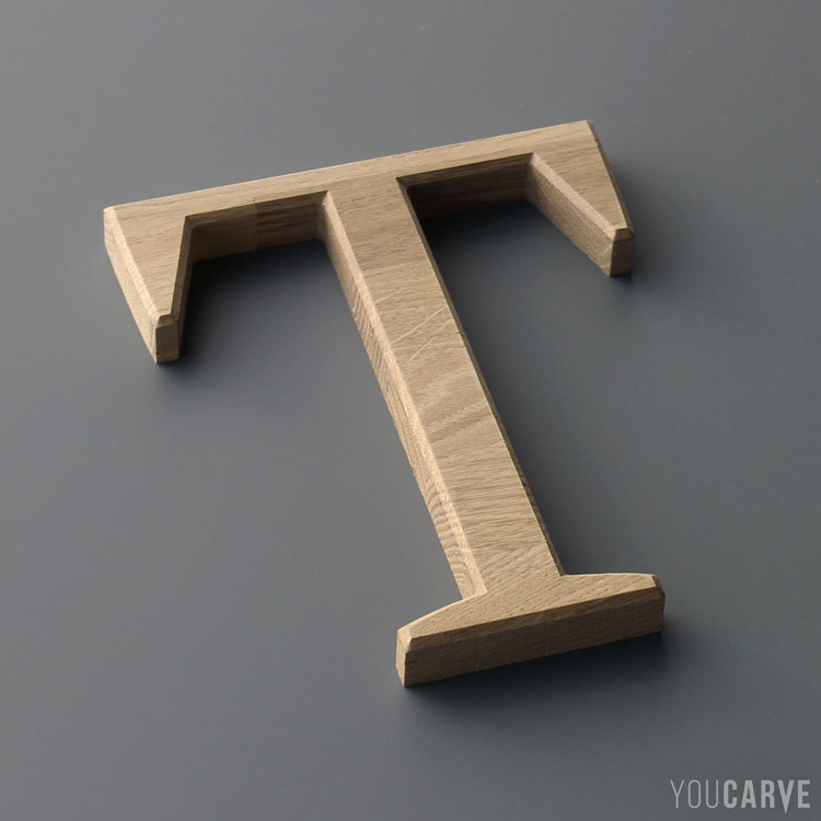 Lettre T en bois (chêne lamellé-collé ép. 19 mm)