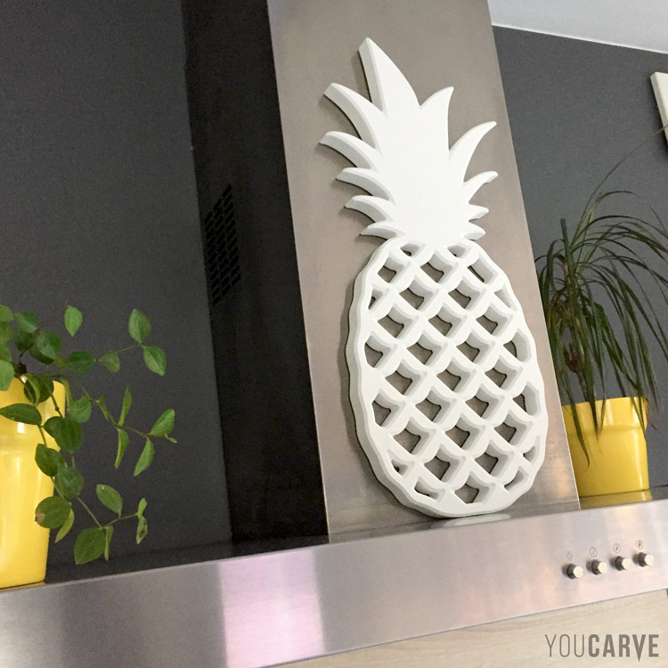 Forme d'ananas décoratif (20x45 cm) découpé en PVC expansé blanc ép. 19 mm