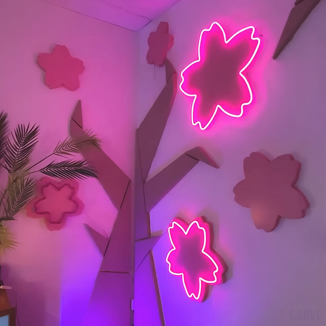 Décoration du studio du youtubeur Sora par Pierre Jean HOCH, découpes en bois et PVC expansé. Conception, mise en couleur et installation part notre client.